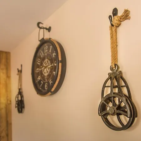 Deluxe Pirate's Cove Themed Apartment *