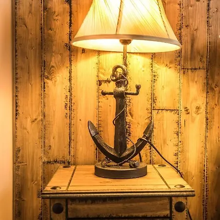 Deluxe Pirate's Cove Themed Apartment *